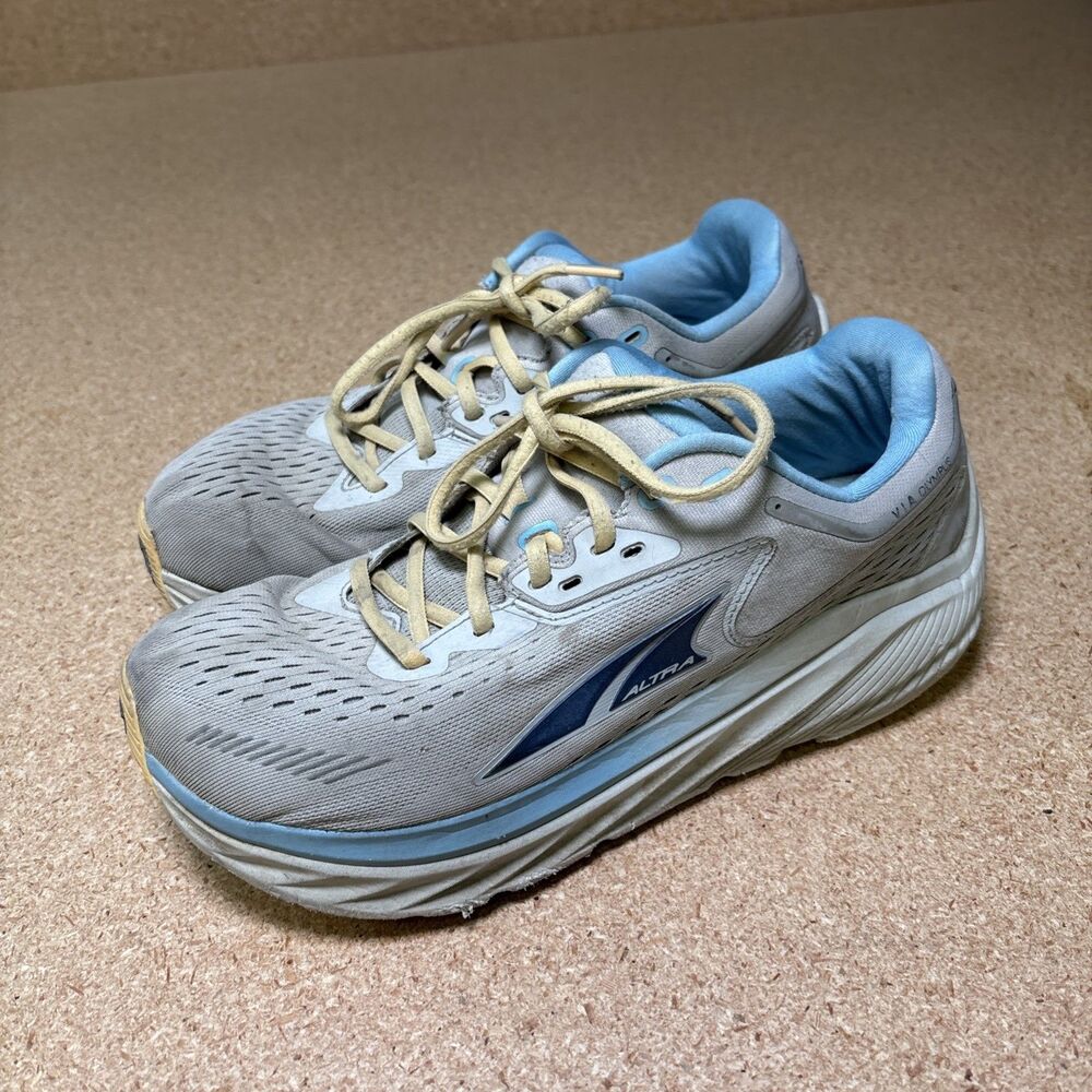 Altra - Via Olympus - Light Gray (AL0A82CR224) - 9 Women Road Running - Picture 2 of 10